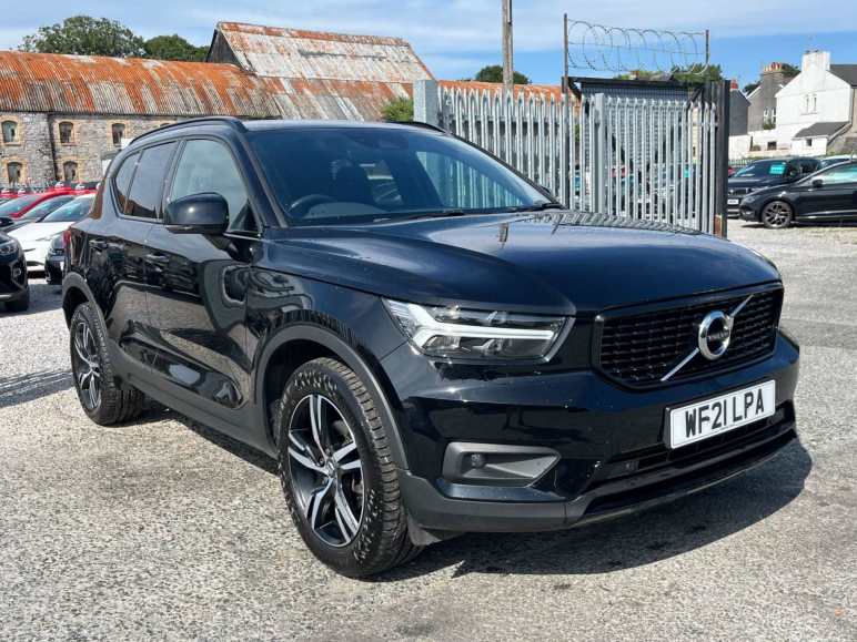 VOLVO XC40