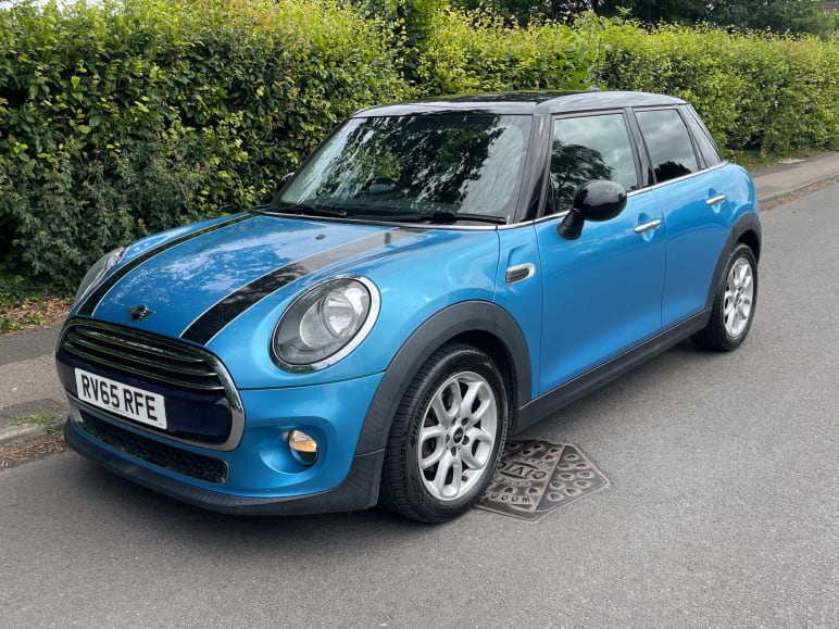 MINI HATCHBACK