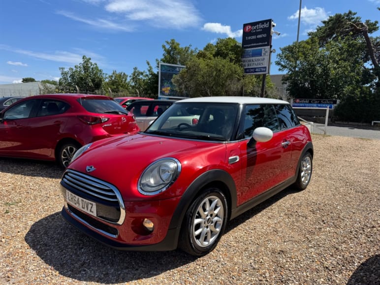 MINI HATCHBACK