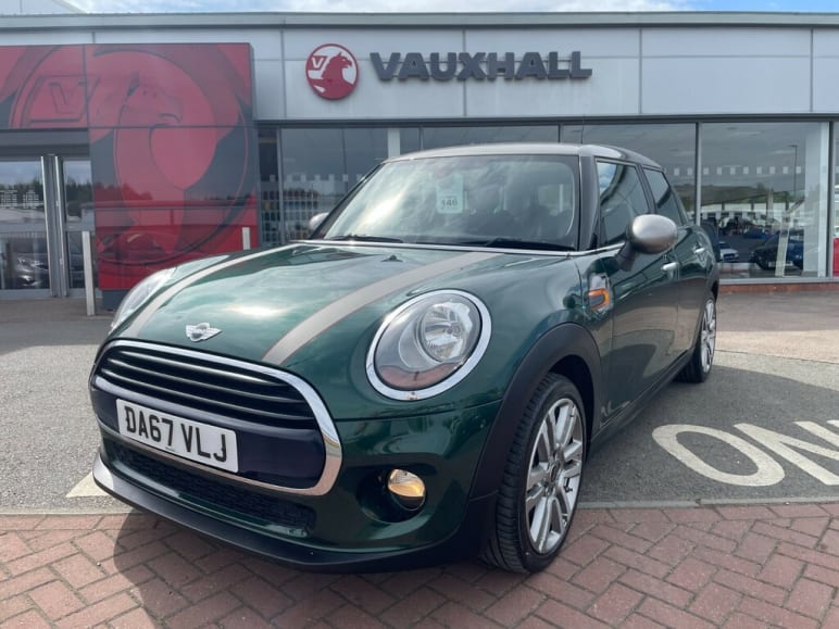 MINI HATCHBACK