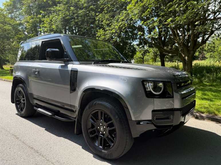LAND ROVER DEFENDER