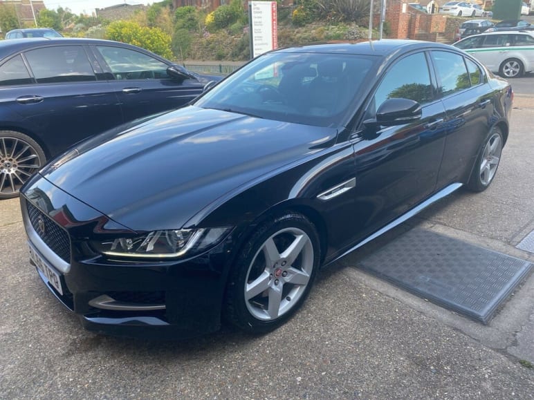 JAGUAR XE