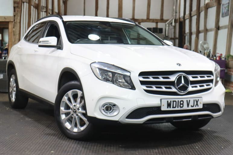 MERCEDES-BENZ GLA