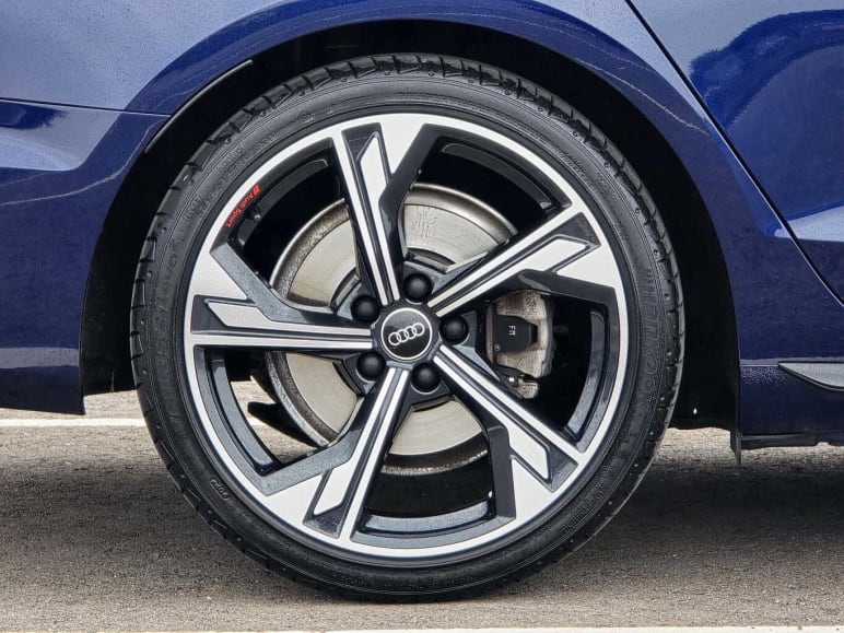 Avant Black Edition 40 TFSI  204 PS S tronic