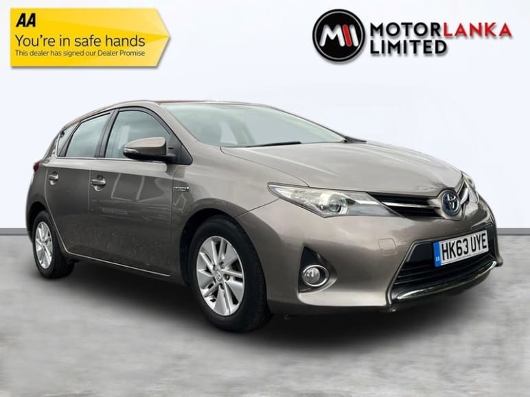 TOYOTA AURIS