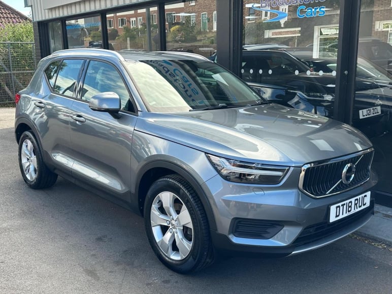 VOLVO XC40