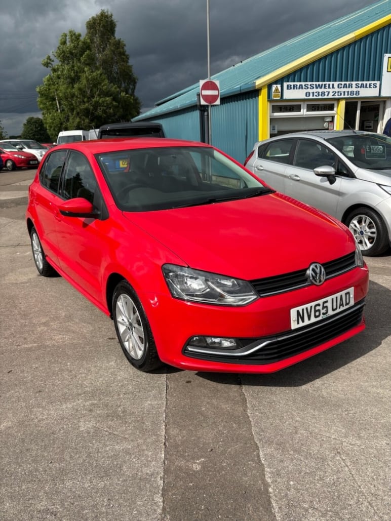 VOLKSWAGEN POLO