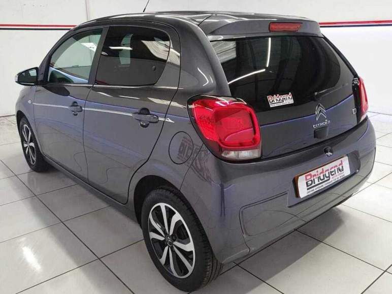 1.0 VTi Shine Hatchback 5dr