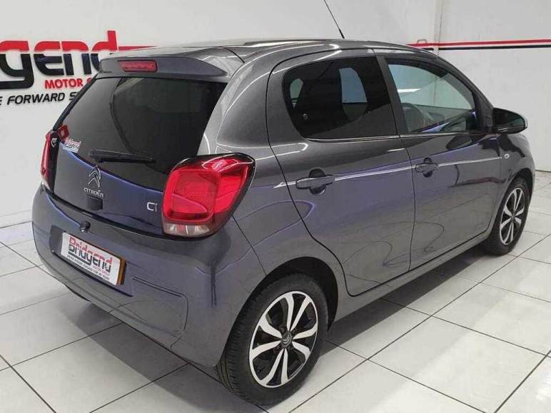 1.0 VTi Shine Hatchback 5dr