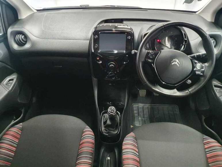 1.0 VTi Shine Hatchback 5dr