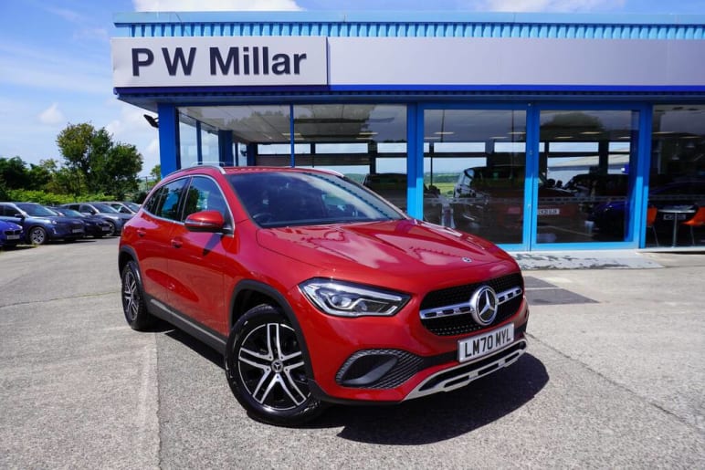 MERCEDES-BENZ GLA
