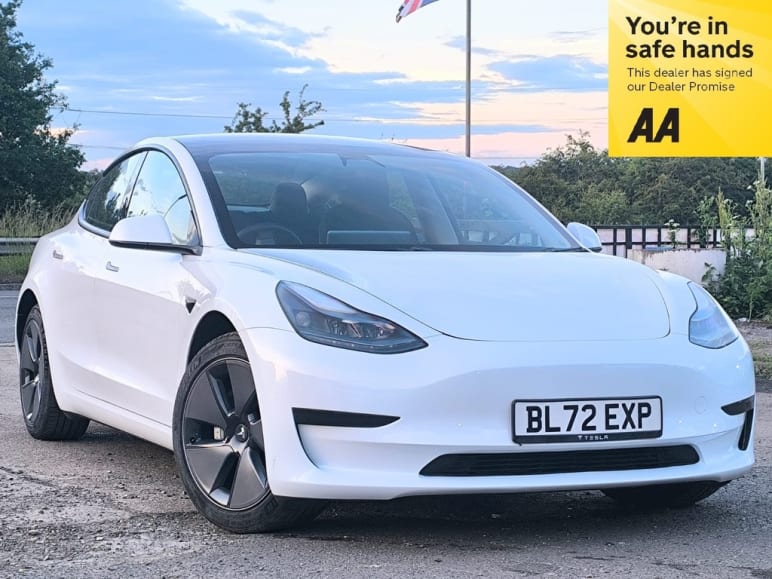 TESLA MODEL 3