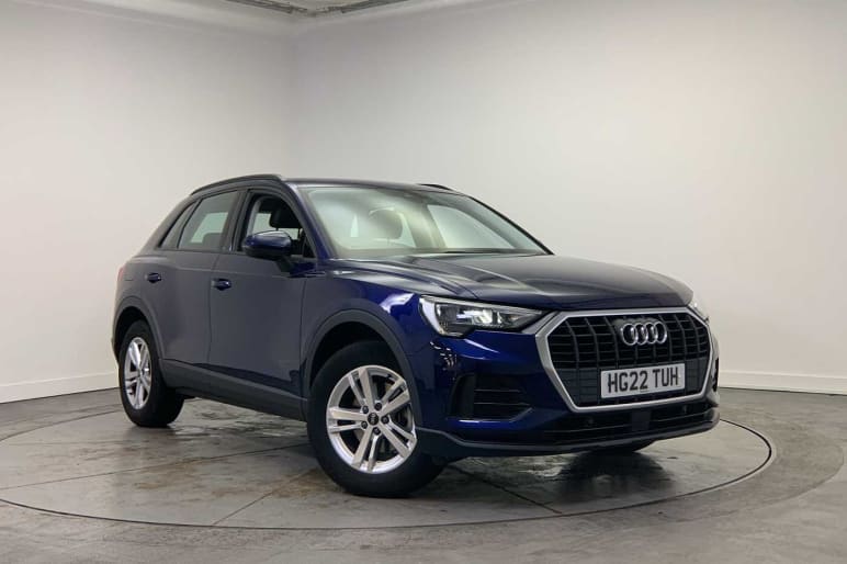 AUDI Q3