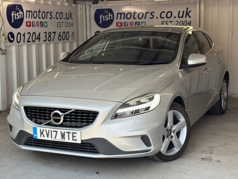 VOLVO V40