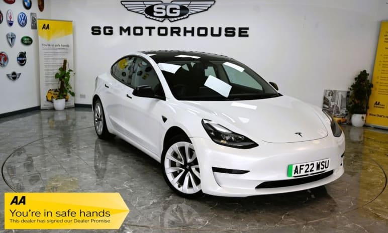 TESLA MODEL 3