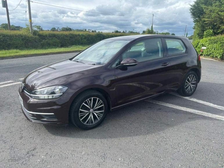 VOLKSWAGEN GOLF