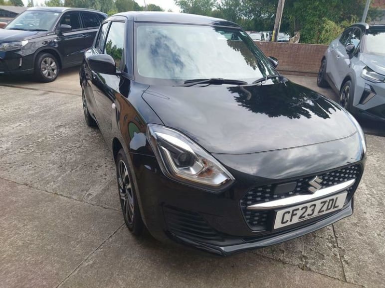 SUZUKI SWIFT