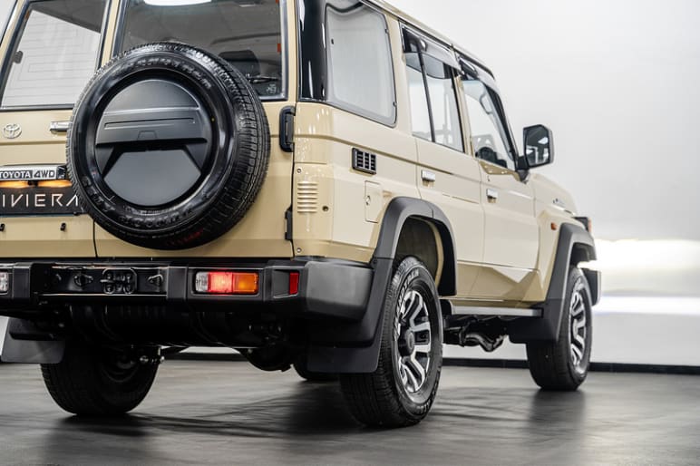 .4X4