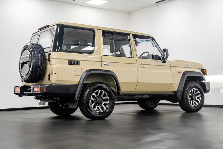 .4X4