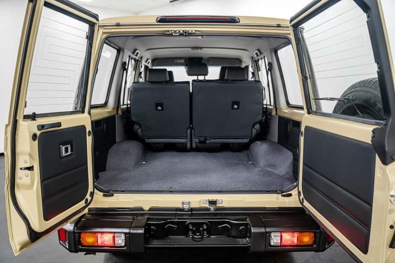.4X4