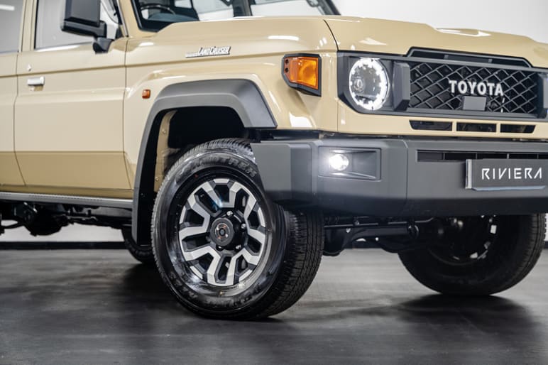 .4X4