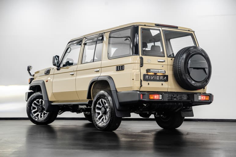 .4X4