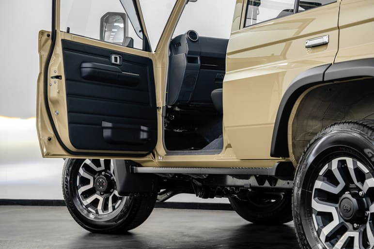 .4X4