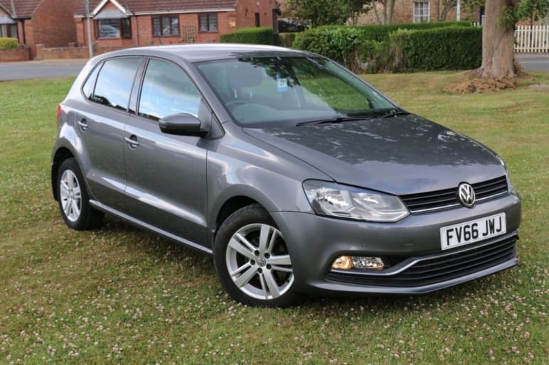 VOLKSWAGEN POLO