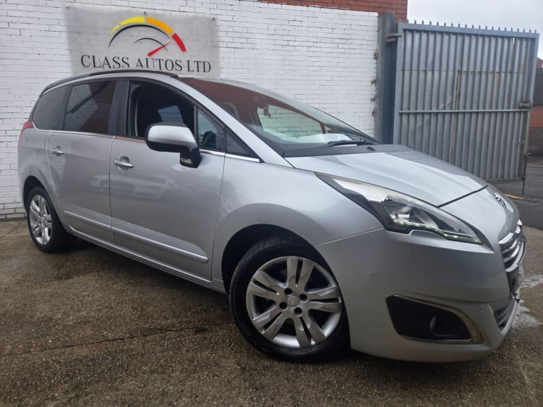 PEUGEOT 5008
