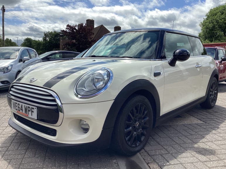 MINI HATCHBACK