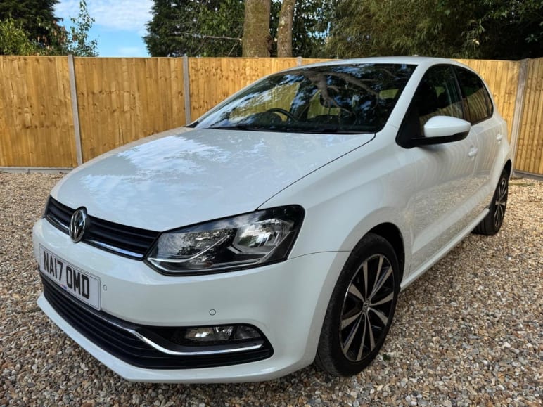 VOLKSWAGEN POLO
