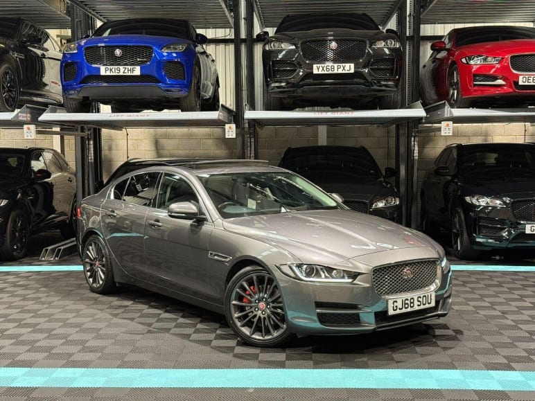 JAGUAR XE