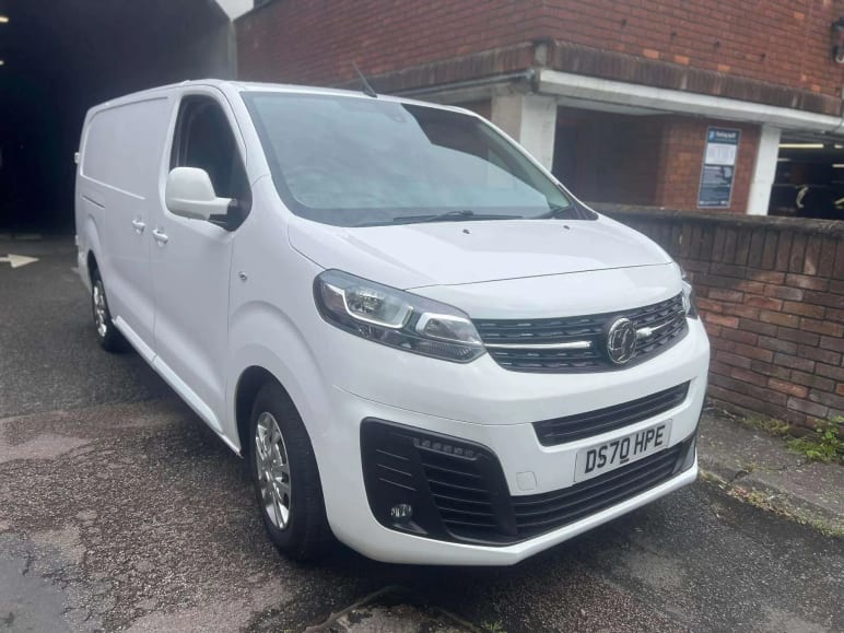 VAUXHALL VIVARO