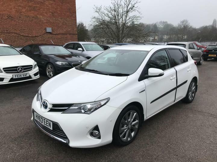 TOYOTA AURIS