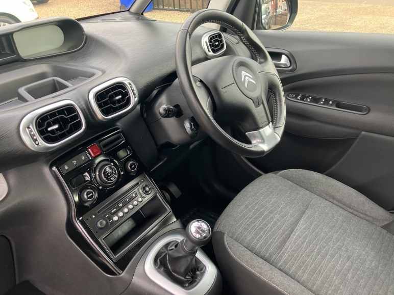 1.6 BlueHDi Platinum Low Mileage