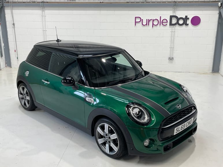 MINI HATCHBACK