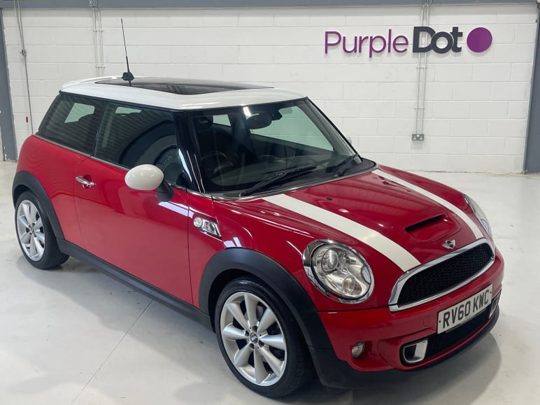 MINI HATCHBACK