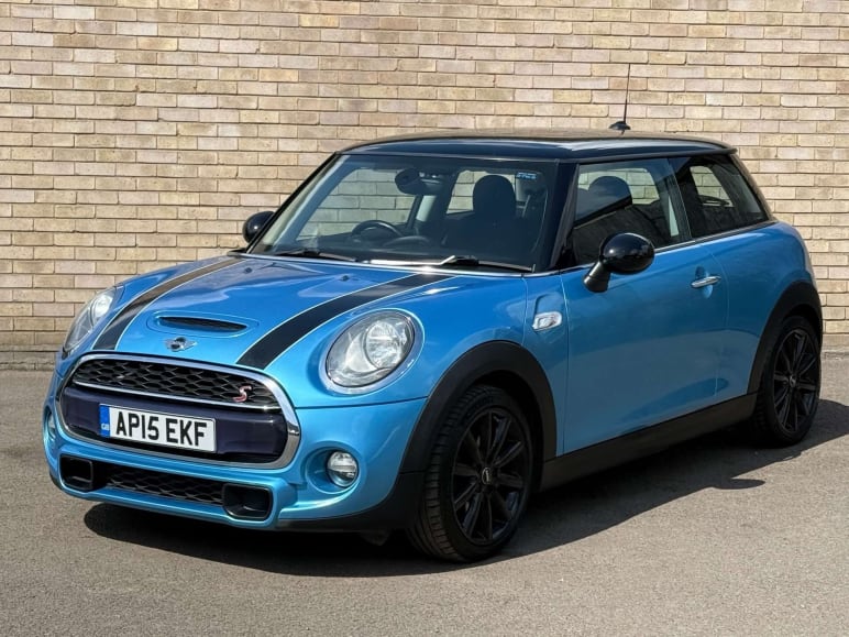 MINI HATCHBACK