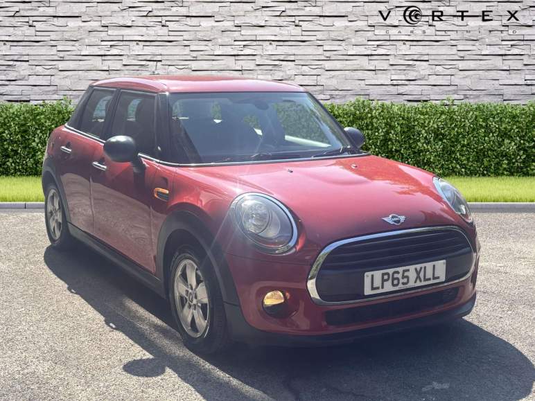 MINI HATCHBACK