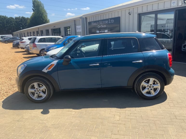 MINI COUNTRYMAN