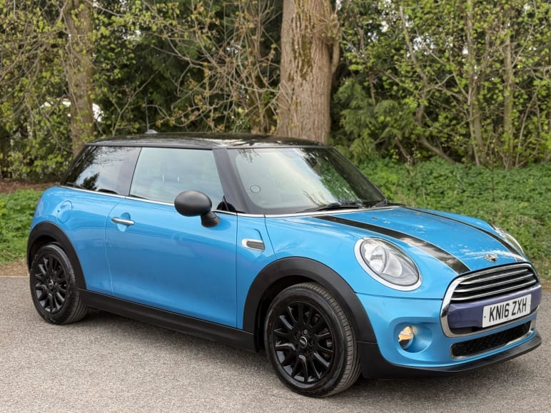 MINI HATCHBACK