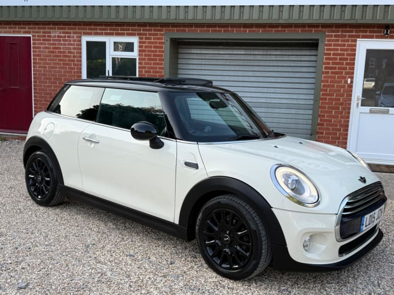 MINI HATCHBACK