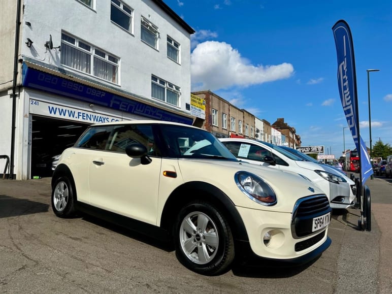 MINI HATCHBACK