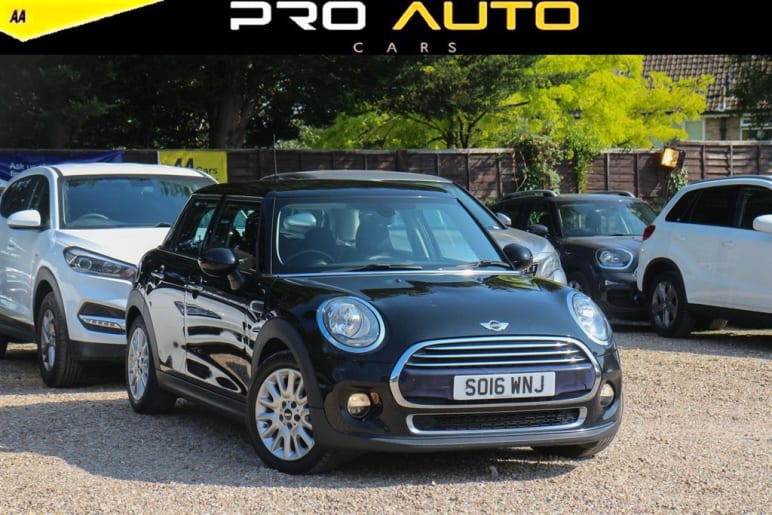 MINI HATCHBACK