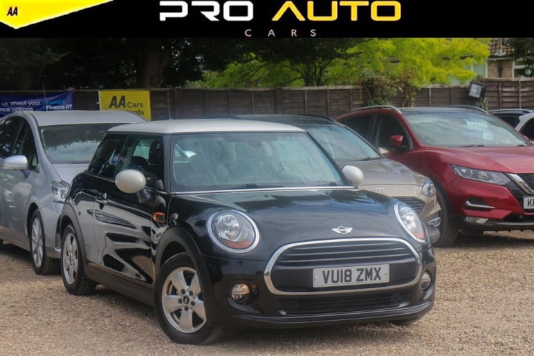 MINI HATCHBACK
