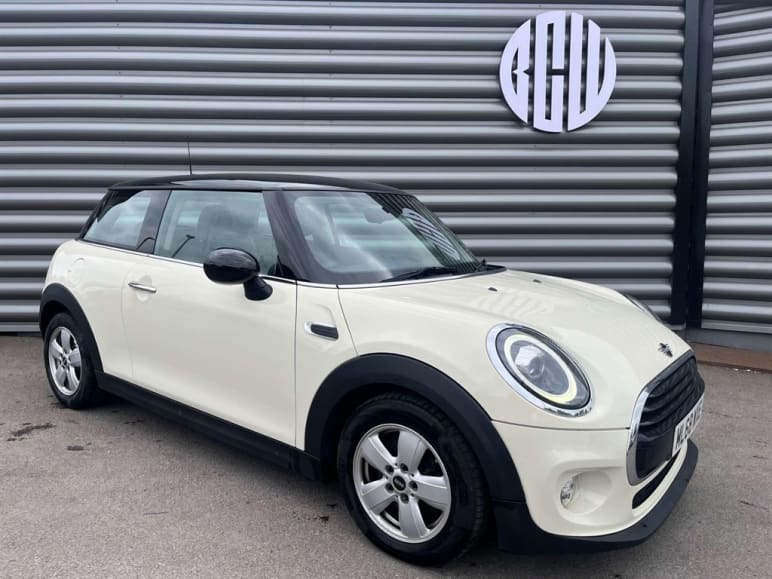 MINI HATCHBACK