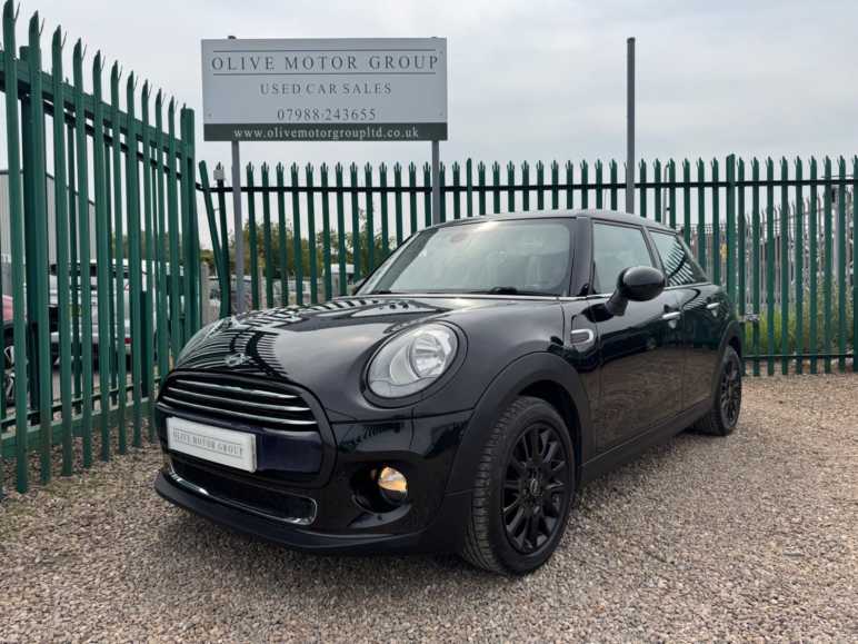 MINI HATCHBACK