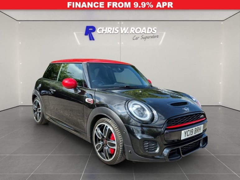 MINI HATCHBACK
