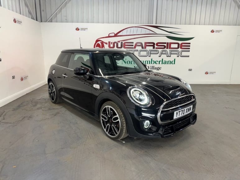 MINI HATCHBACK