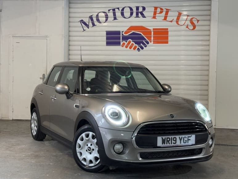 MINI HATCHBACK